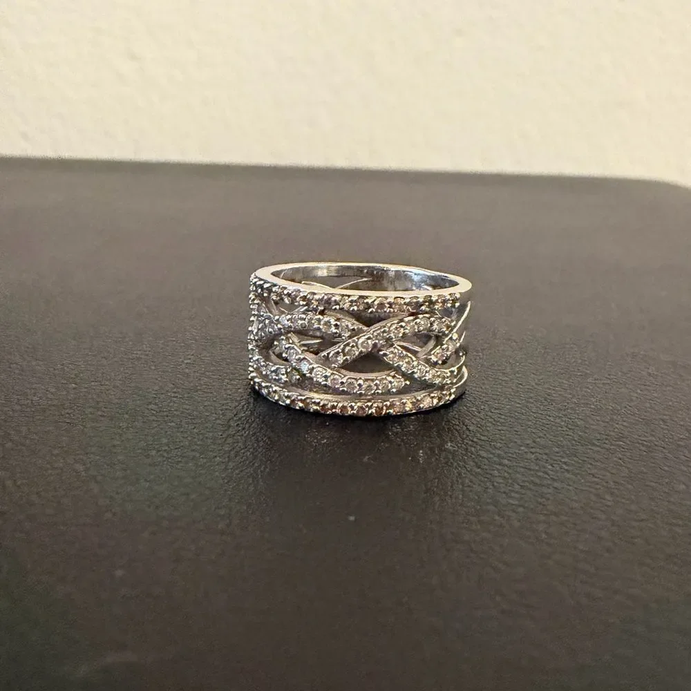 14K Solid Gold Diamond Ring, 0.77 Ctw, size 9.25, 8.20 grams of 14k gold